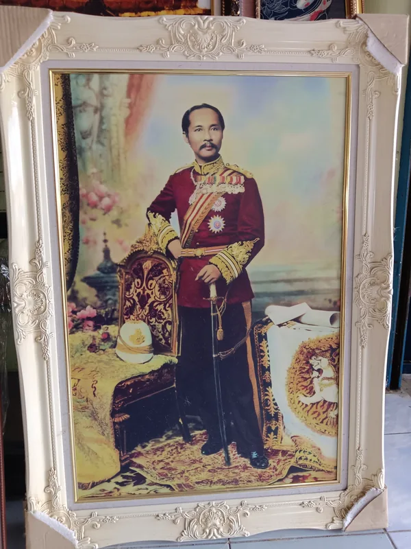 "ร.5หลุยส์ครีม"